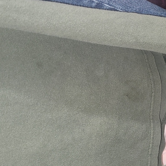 Kitty Cat Tshirt 100% Cotton Army Green XL Distressed  pilled Soft Comfy - Picture 5 of 5